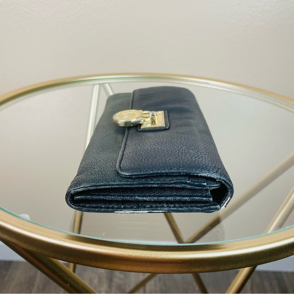 Michael Kors Women’s Black w/ Gold Zip Around Multi Pocket Clutch Wallet - Picture 5 of 12